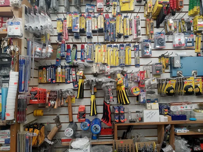 105 Columbus Hardware 3