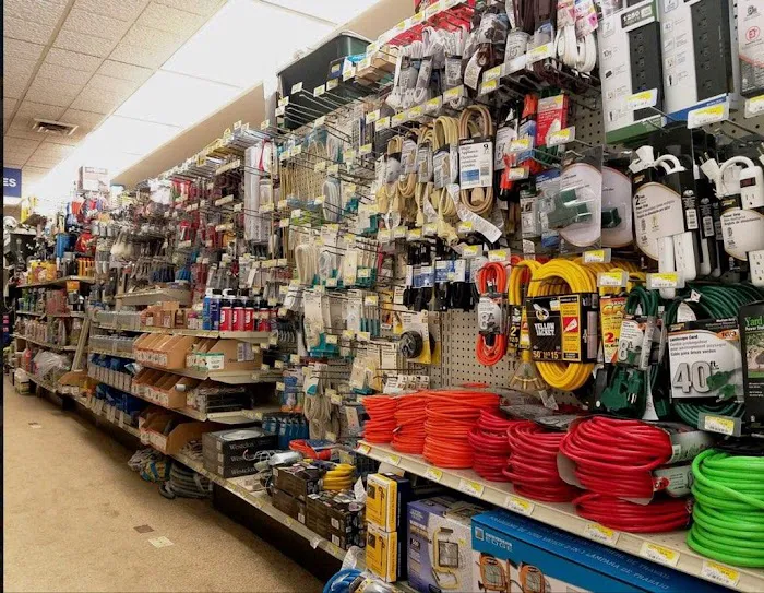 Aykroyd Hardware 2