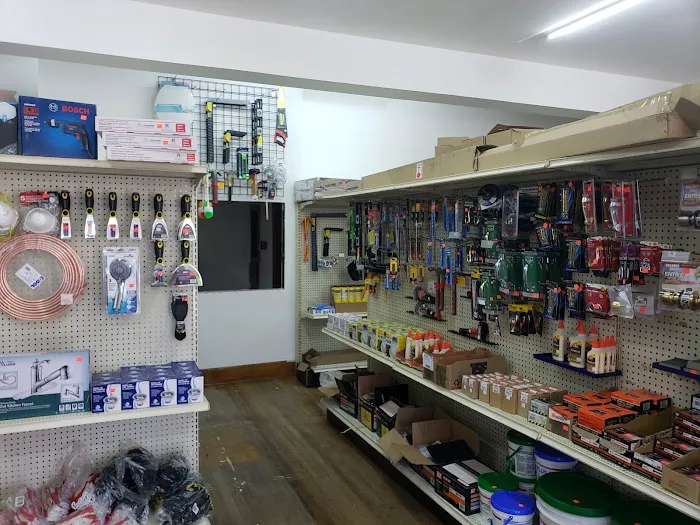 J & J Hardware Store La Ferreteria De Los Latinos 1