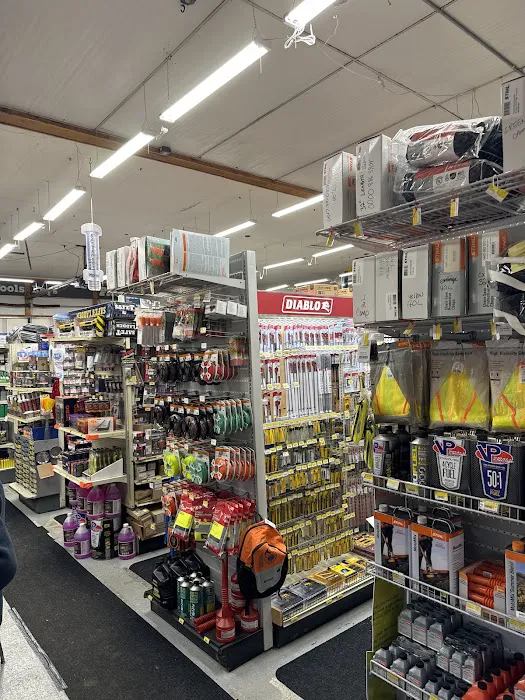 Plaza Hardware 0