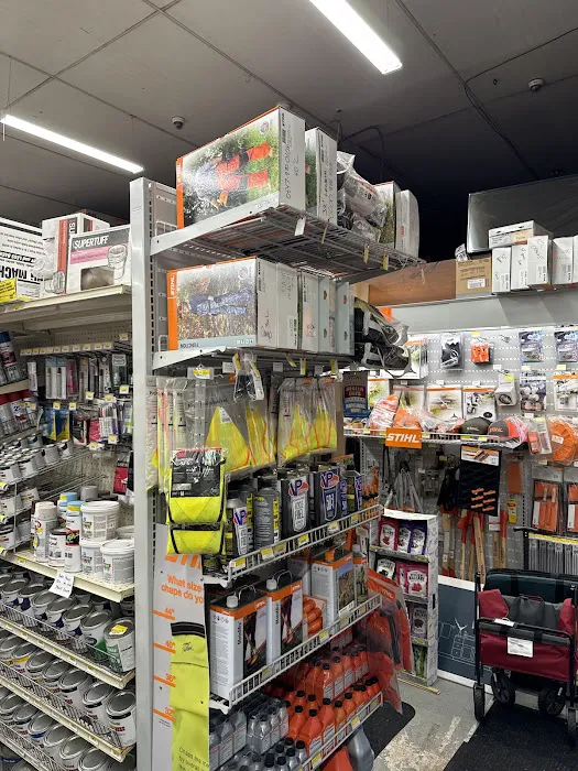 Plaza Hardware 4