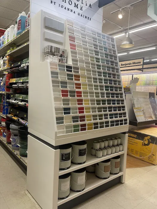 Paul's Hardware/Grdn Ctr 0