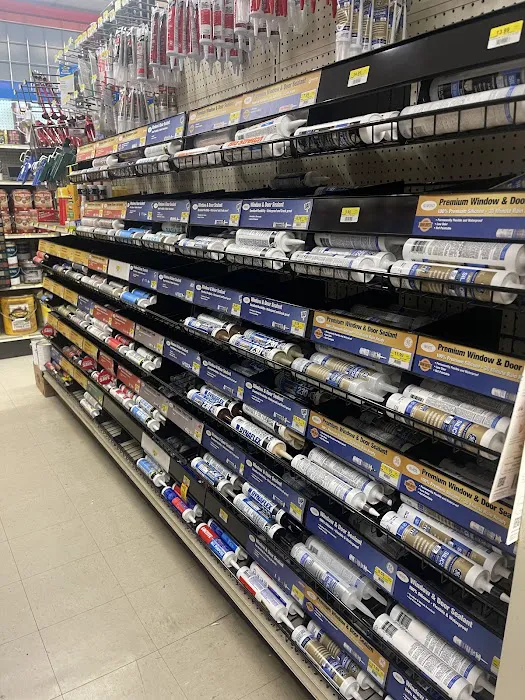 Paul's Hardware/Grdn Ctr 9