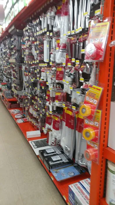 Wyoming Hardware 1