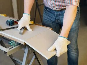 How to Use a Drywall Saw for Cutting Drywall: A Complete Guide for DIY Projects