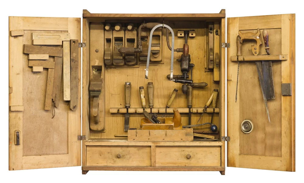 How to Construct a Tool Chest from Wood: A Step-by-Step Guide for Woodworking Enthusiasts