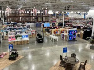 Customer Satisfaction Ratings of Hardware Retailers: A Deep Dive into Consumer Experiences