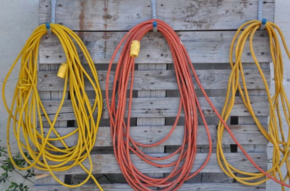 How to Select the Right Extension Cords for Outdoor Use