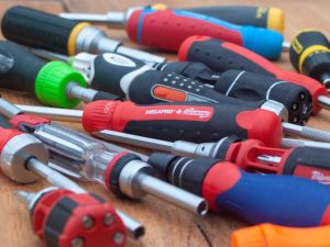 Best Screwdrivers for Assembling Furniture – Top Picks and Buying Guide