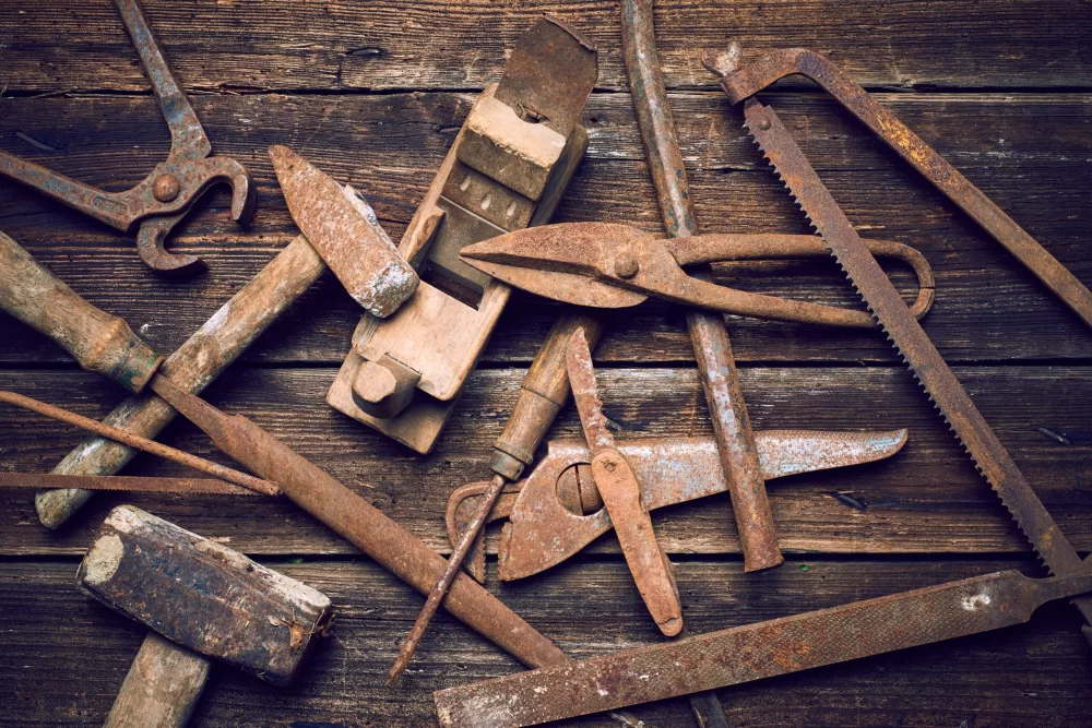 How to Clean Rust Off of Metal Tools – Effective Methods and Tips