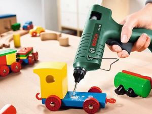 Best Glue Guns for Crafting and Repairs: Top Picks for 2025