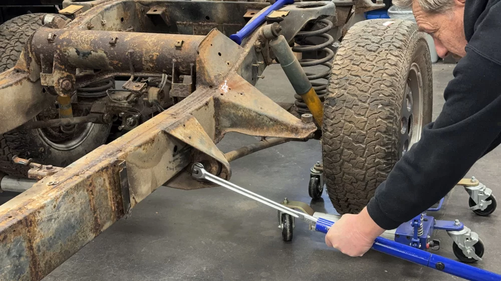 How to Remove a Stuck Bolt with Basic Tools: A Step-by-Step Guide