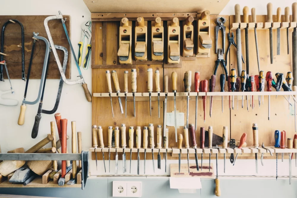 Essential Must-Have Tools for Beginner Woodworkers to Start Strong
