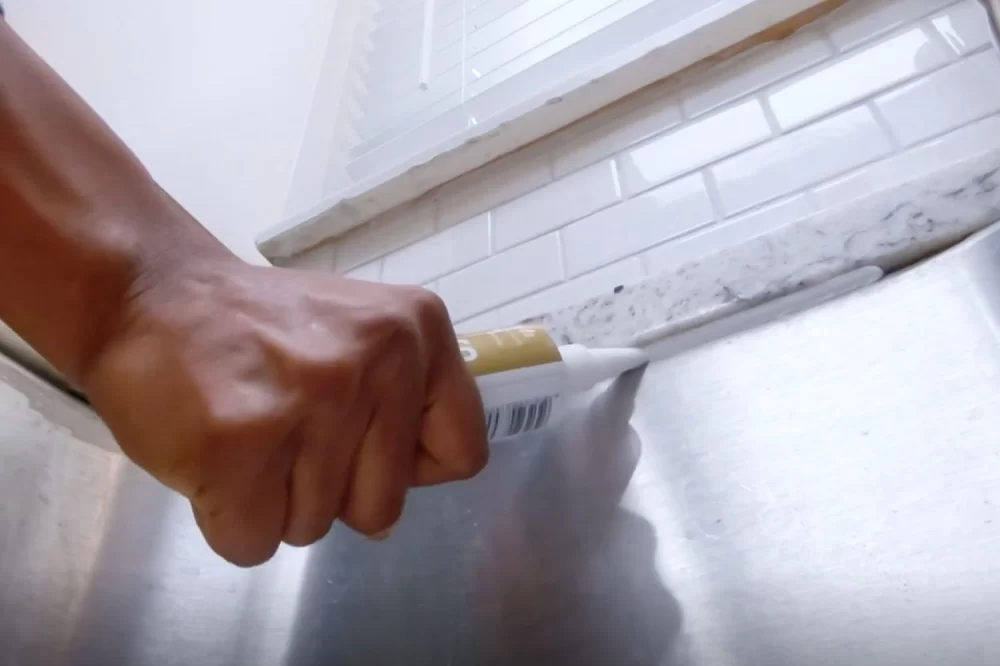 How to Select the Right Caulk for Home Repairs: Expert Tips and Advice